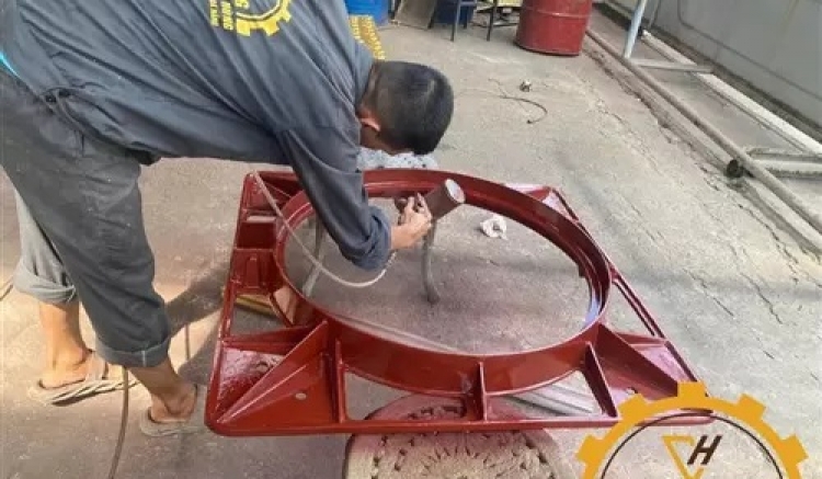 Tạo mẫu nhôm cho các sản phẩm gang đúc như; nắp hố ga gang, lưới chắn rác gang đẹp tinh xảo