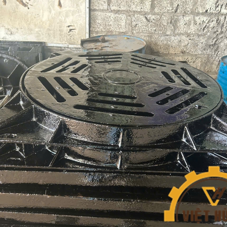 Nắp hố ga khung âm bằng gang cầu nắp hở KT: 900x900x75mm, nắp D850mm, tải trọng 12.5 tấn