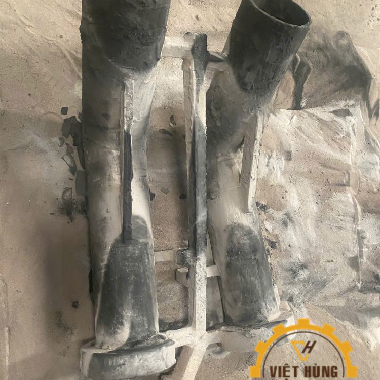 Ống Gang Thu Thoát Nước Loại Chếch, KT: D150. t=8mm, L1020mm, Nắp D220x28mm