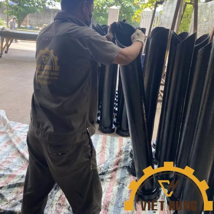 Ống Gang Đúc Và Nắp Gang Chắn Rác