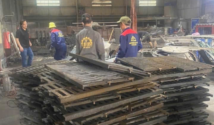 Việt Hùng cơ sở đúc gang